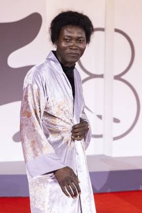 In the Hand of Dante Red Carpet - The 82nd Venice International Film Festival VENICE, ITALY - SEPTEMBER 03: Benjamin Clementine attends the In the Hand of Dante red carpet during the 82nd Venice International Film Festival on September 03, 2025 in Venice, Italy Primo Barol Anadolu Venice Italy. Editorial use only. Please get in touch for any other usage.  Copyright: x2025xAnadoluxPrimoxBarolx