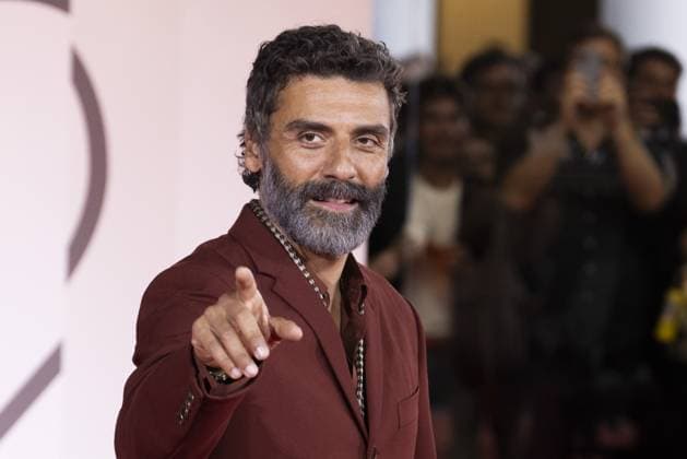 In the Hand of Dante Red Carpet - The 82nd Venice International Film Festival VENICE, ITALY - SEPTEMBER 03: Oscar Isaac attends the In the Hand of Dante red carpet during the 82nd Venice International Film Festival on September 03, 2025 in Venice, Italy Primo Barol Anadolu Venice Italy. Editorial use only. Please get in touch for any other usage.  Copyright: x2025xAnadoluxPrimoxBarolx