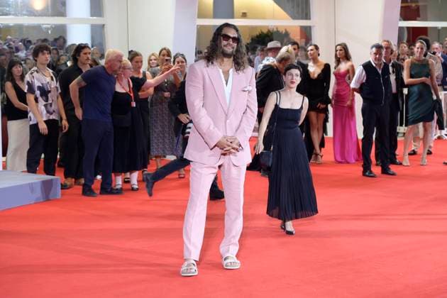 In the hand of Dante red carpet in Venice Lido, Italy - 03 Sept 2025 Jason Momoa attends the In the hand of Dante red carpet during the 82nd Venice Film Festival at Palazzo del cinema. Venice Lido Italy Copyright: xMarioxCartellix xSOPAxImagesx _DSC6496