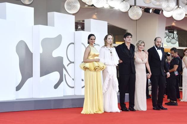 82eme Festival International du Film de Venise Mostra de Venise DUSE Premiere at the 82nd International Venice Film festival Vincenzo Pirrotta, Fausto Russo Alesi, Valeria Bruni Tedeschi, Pietro Marcello, Noémie Merlant, Fanni Wrochna attend the Duse red carpet 448305 2025 09 03 Venice Italy  Copyright: xThomasxBohlenx STAR_448305_006