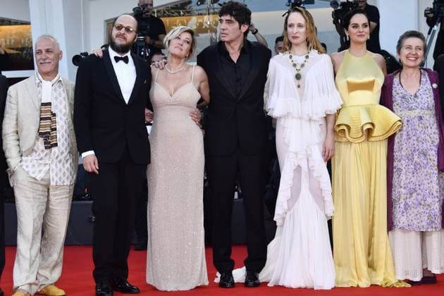 82eme Festival International du Film de Venise Mostra de Venise DUSE Premiere at the 82nd International Venice Film festival Vincenzo Pirrotta, Fausto Russo Alesi, Valeria Bruni Tedeschi, Pietro Marcello, Noémie Merlant, Fanni Wrochna attend the Duse red carpet 448305 2025 09 03 Venice Italy  Copyright: xThomasxBohlenx STAR_448305_014