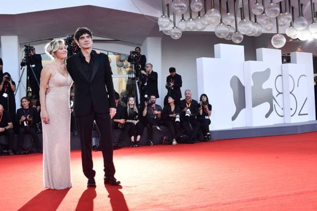82eme Festival International du Film de Venise Mostra de Venise DUSE Premiere at the 82nd International Venice Film festival Vincenzo Pirrotta, Valeria Bruni Tedeschi attend the Duse red carpet 448305 2025 09 03 Venice Italy  Copyright: xThomasxBohlenx STAR_448305_018