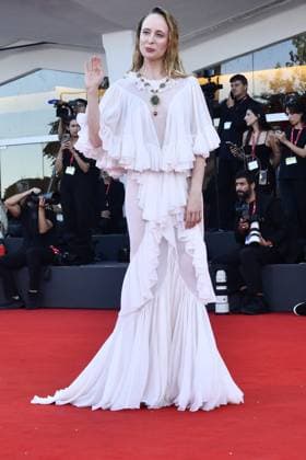 82eme Festival International du Film de Venise Mostra de Venise DUSE Premiere at the 82nd International Venice Film festival Fanni Wrochna attends the Duse red carpet 448305 2025 09 03 Venice Italy  Copyright: xThomasxBohlenx STAR_448305_063