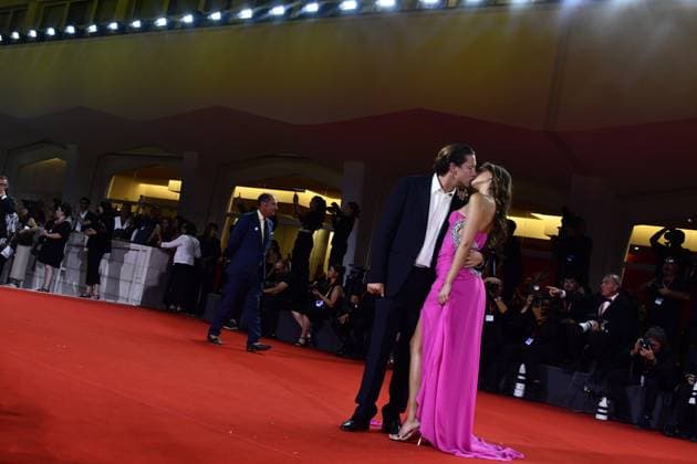 82eme Festival International du Film de Venise Mostra de Venise IN THE HAND OF DANTE Premiere at the 82nd International Venice Film festival Vito Schnabel, Helena Althof attends the Cartier Glory To The Filmmaker Award 2025 and the In the Hand of Dante red carpet 448305 2025 09 03 Venice Italy  Copyright: xThomasxBohlenx STAR_448305_076