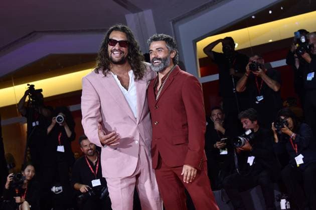 82eme Festival International du Film de Venise Mostra de Venise IN THE HAND OF DANTE Premiere at the 82nd International Venice Film festival Jason Momoa, Oscar Isaac attend the Cartier Glory To The Filmmaker Award 2025 and the In the Hand of Dante red carpet 448305 2025 09 03 Venice Italy  Copyright: xThomasxBohlenx STAR_448305_102