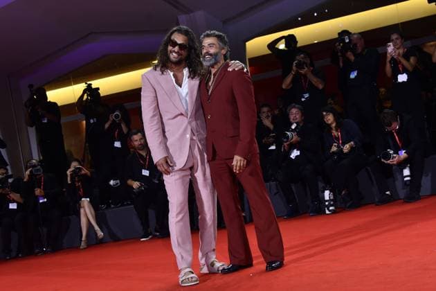 82eme Festival International du Film de Venise Mostra de Venise IN THE HAND OF DANTE Premiere at the 82nd International Venice Film festival Jason Momoa, Oscar Isaac attend the Cartier Glory To The Filmmaker Award 2025 and the In the Hand of Dante red carpet 448305 2025 09 03 Venice Italy  Copyright: xThomasxBohlenx STAR_448305_110
