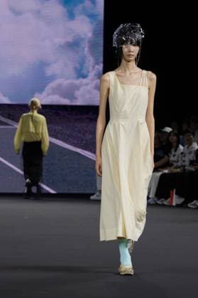 Seoul Fashion Week 2026 SEOUL, SOUTH KOREA - SEPTEMBER 04: A model walks the runway during the LIE show at Seoul Fashion Week 2026 S S at Dongdaemun Design Plaza (DDP) on September 04, 2025 in Seoul, Korea. Hwawon Lee Anadolu Seoul South Korea. Editorial use only. Please get in touch for any other usage.  Copyright: x2025xAnadoluxHwawonxLeex