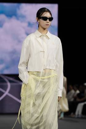 Seoul Fashion Week 2026 SEOUL, SOUTH KOREA - SEPTEMBER 04: A model walks the runway during the LIE show at Seoul Fashion Week 2026 S S at Dongdaemun Design Plaza (DDP) on September 04, 2025 in Seoul, Korea. Hwawon Lee Anadolu Seoul South Korea. Editorial use only. Please get in touch for any other usage.  Copyright: x2025xAnadoluxHwawonxLeex