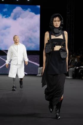 Seoul Fashion Week 2026 SEOUL, SOUTH KOREA - SEPTEMBER 04: A model walks the runway during the LIE show at Seoul Fashion Week 2026 S S at Dongdaemun Design Plaza (DDP) on September 04, 2025 in Seoul, Korea. Hwawon Lee Anadolu Seoul South Korea. Editorial use only. Please get in touch for any other usage.  Copyright: x2025xAnadoluxHwawonxLeex