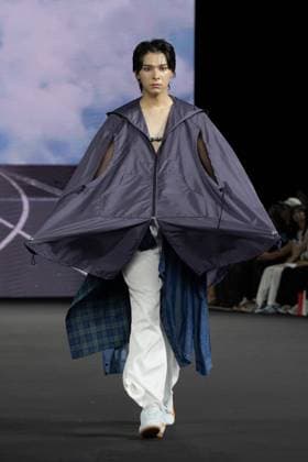 Seoul Fashion Week SEOUL, SOUTH KOREA - SEPTEMBER 4: A model walks the runway to present a creation during the LIE show at Seoul Fashion Week 2026 Spring Summer in Seoul, South Korea, on September 4, 2025. Hwawon Lee Anadolu Seoul South Korea. Editorial use only. Please get in touch for any other usage.  Copyright: x2025xAnadoluxHwawonxLeex