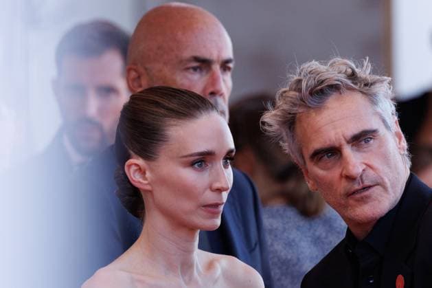 News - The Voice Of Hind Rajab Red Carpet - The 82nd Venice International Film Festival Rooney Mara and Joaquin Phoenix attend the The Voice Of Hind Rajab red carpet during the 82nd Venice International Film Festival on September 03, 2025 in Venice, Italy. Lido di Venezia Palazzo del Cinema Italy Copyright: xCinziaxCamelax xLiveMediax LPN_2007165