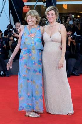 Marisa Borini und Valeria Bruni Tedeschi bei der Premiere des Kinofilms Duse auf der Biennale di Venezia 2025 82. Internationale Filmfestspiele von Venedig im Palazzo del Cinema. Venedig, 03.09.2025