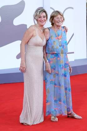 Valeria Bruni Tedeschi mit Mutter Marisa Borini bei der Premiere des Kinofilms Duse auf der Biennale di Venezia 2025 82. Internationale Filmfestspiele von Venedig im Palazzo del Cinema. Venedig, 03.09.2025