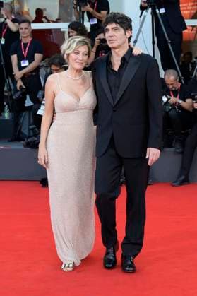 Valeria Bruni Tedeschi und Pietro Marcello bei der Premiere des Kinofilms Duse auf der Biennale di Venezia 2025 82. Internationale Filmfestspiele von Venedig im Palazzo del Cinema. Venedig, 03.09.2025