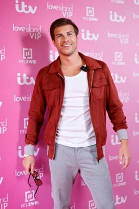 Reality-TV-Teilnehmer Josh Stanley bei der Premiere der neuen Staffel der Dating-Show Love Island VIP im Cinenova Kino - die neue Staffel wird ab dem 11. September bei RTL2 ausgesetrahlt. Köln, 03.09.2025 NRW Deutschland Copyright: xChristophxHardtx