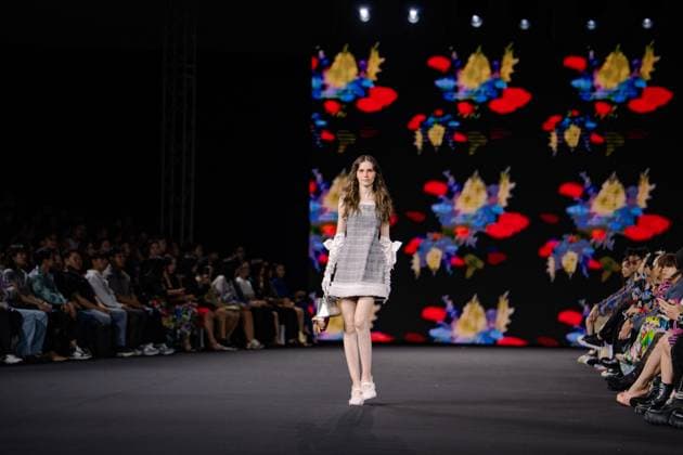 Seoul Fashion Week 2026 SEOUL, SOUTH KOREA - SEPTEMBER 4: A model walks the runway to present a creation during the GREEDILOUS show at Seoul Fashion Week 2026 Spring Summer in Seoul, South Korea on September 4, 2025. Hwawon Ceci Lee Anadolu Seoul South Korea. Editorial use only. Please get in touch for any other usage.  Copyright: x2025xAnadoluxHwawonxCecixLeex
