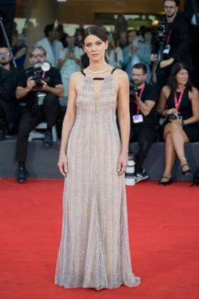 Elisa red carpet in Venice Lido, Italy - 04 Sep 2025 Barbara Ronchi attends the Elisa red carpet during the 82nd Venice Film Festival in Venice Lido at Palazzo del cinema. Venice Lido Italy Copyright: xMarioxCartellix xSOPAxImagesx _DSC6866