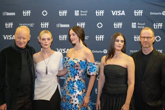 September 4, 2025, Toronto, Ontario, Canada: (L-R) Stellan SkarsgoÂ¥rd, Elle Fanning, Renate Reinsve, Inga Ibsdotter Lilleaas and Joachim Trier attend the red carpet for the Sentimental Value premiere during the 2025 Toronto International Film Festival at Roy Thomson Hall. on September 4, 2025 in Toronto, Canada. Toronto Canada - ZUMAe321 20250904_zea_e321_165 Copyright: xLeonardoxRamirezx