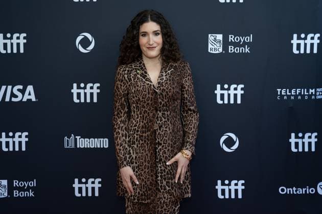 September 4, 2025, Toronto, Ontario, Canada: Kate Berlant attends the red carpet for the Maddie s Secret premiere during the 2025 Toronto International Film Festival at Roy Thomson Hall. on September 4, 2025 in Toronto, Canada. Toronto Canada - ZUMAe321 20250904_zea_e321_192 Copyright: xLeonardoxRamirezx