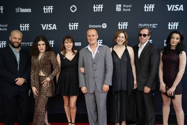September 4, 2025, Toronto, Ontario, Canada: (L-R) Eric Rahill, Kate Berlant, Claudia O Doherty, John Early, Vanessa Bayer, Conner O Malley and Sarah Herman attend the red carpet for the Maddie s Secret premiere during the 2025 Toronto International Film Festival at Roy Thomson Hall. on September 4, 2025 in Toronto, Canada. Toronto Canada - ZUMAe321 20250904_zea_e321_197 Copyright: xLeonardoxRamirezx