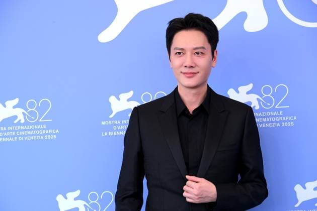 Venice, Italy: Venice,82nd Venice International Film Festival 2025, - Day 10 - Photocall film : Ri Gua Zhong Tian (The Sun Rises On Us All) Pictured : Feng Shaofeng Venice Italy  - ZUMAp169 20250905_zea_p169_437 Copyright: xAlbertoxTerenghi PoolxxEvenx