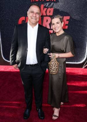 Los Angeles Premiere Of Netflix s aka Charlie Sheen Season 1 Jon Weinbach and Amanda Weinbach arrive at the Los Angeles Premiere Of Netflix s aka American actor Charlie Sheen Season 1 held at the Netflix Tudum Theater in Hollywood, Los Angeles, California, United States. Netflix Tudum Theater, Hollywood, Los Angeles, California, USA California United States  Copyright: xImagexPressxAgencyx originalFilename: collin-losangel250905_npGBB.jpg