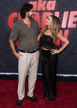 Los Angeles Premiere Of Netflix s aka Charlie Sheen Season 1 HOLLYWOOD, LOS ANGELES, CALIFORNIA, USA - SEPTEMBER 04: Andrew Renzi and American actress, model, and TV personality Denise Richards arrive at the Los Angeles Premiere Of Netflix s aka American actor Charlie Sheen Season 1 held at the Netflix Tudum Theater on September 4, 2025 in Hollywood, Los Angeles, California, United States., Credit:Xavier Collin Avalon United States, California, Hollywood, Netflix Tudum Theater Copyright: xXavierxCollinx xAvalonx 1034386550