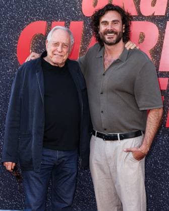 Los Angeles Premiere Of Netflix s aka Charlie Sheen Season 1 HOLLYWOOD, LOS ANGELES, CALIFORNIA, USA - SEPTEMBER 04: American film producer and the president and co-founder of Atlas Entertainment Charles Roven and Andrew Renzi arrive at the Los Angeles Premiere Of Netflix s aka American actor Charlie Sheen Season 1 held at the Netflix Tudum Theater on September 4, 2025 in Hollywood, Los Angeles, California, United States., Credit:Xavier Collin Avalon United States, California, Hollywood, Netflix Tudum Theater Copyright: xXavierxCollinx xAvalonx 1034386903