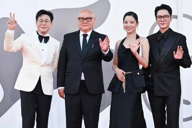 September 5, 2025, Venice, Italy: (L-R) Zhang Songwen, Cai Shangjun, Xin Zhilei and Feng Shaofeng arrive for the premiere of Ri gua zhong tian (The sun rises on us all)™ during the 82nd Venice Film Festival in Venice, Italy, 05 September 2025. The movie is presented in official competition Venezia 82 at the festival running from 27 August to 06 September 2025. ANSA ETTORE FERRARI. Venice Italy  - ZUMAa110 20250905_zaf_a110_053 Copyright: xEttorexFerrarix