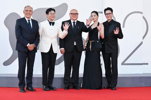 September 5, 2025, Venice, Italy: (L-R) Director of Festival Alberto Barbera, Zhang Songwen, Cai Shangjun, Xin Zhilei and Feng Shaofeng arrive for the premiere of Ri gua zhong tian (The sun rises on us all)™ during the 82nd Venice Film Festival in Venice, Italy, 05 September 2025. The movie is presented in official competition Venezia 82 at the festival running from 27 August to 06 September 2025. ANSA ETTORE FERRARI. Venice Italy  - ZUMAa110 20250905_zaf_a110_054 Copyright: xEttorexFerrarix