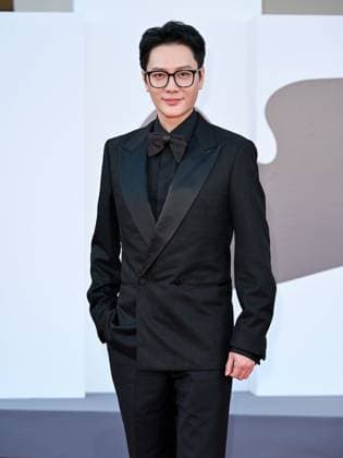 Venice, 82nd Venice International Film Festival 2025 - 10th evening red carpet of the film Ri Gua Zhong Tian (The Sun Rises On Us All) - In the photo: Feng Shaofeng  Copyright: xSimonexComix xipa-agency.netx xPoolxPhotoxEventsx06x IPA_Agency_IPA64227086
