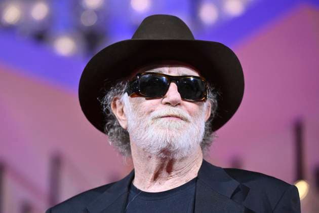 September 5, 2025, Venice, Italy: Italian singer-songwriter Francesco De Gregori arrives for the premiere of Francesco De Gregori nevergreen during the 82nd Venice Film Festival in Venice, Italy, 05 September 2025. The movie is presented out of competition at the festival running from 27 August to 06 September 2025. ANSA ETTORE FERRARI. Venice Italy  - ZUMAa110 20250905_zaf_a110_077 Copyright: xEttorexFerrarix
