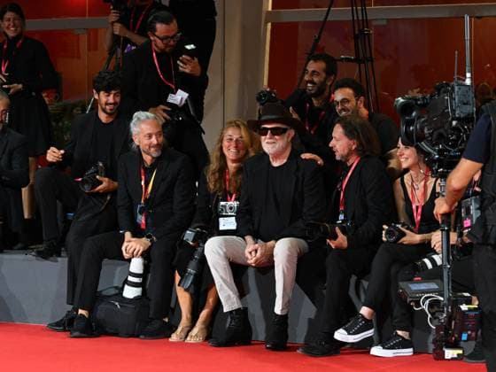 : Venice, 82nd Venice International Film Festival 2025 - Evening 10. Red Carpet of the Film Francesco De Gregori Nevergreen . In the photo Francesco De Gregori Among the photographers  - ZUMAp169 20250905_zea_p169_1101 Copyright: xManuelexMangiarottix