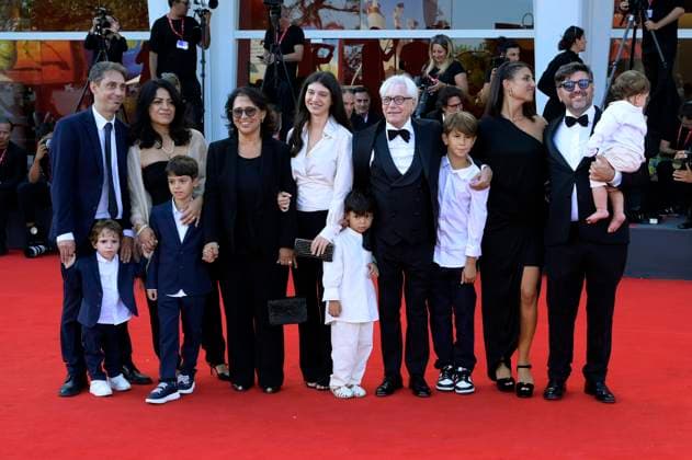 Nino D Angelo mit Familie bei der Premiere des Dokumentarfilms Nino. 18 Giorni auf der Biennale di Venezia 2025 82. Internationale Filmfestspiele von Venedig im Palazzo del Cinema. Venedig, 05.09.2025