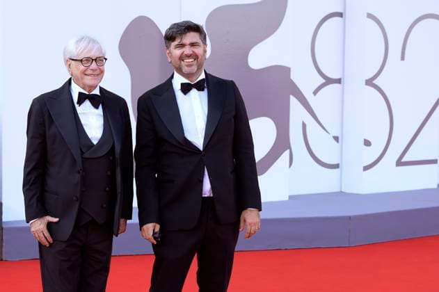 Nino D Angelo mit Sohn Toni D Angelo bei der Premiere des Dokumentarfilms Nino. 18 Giorni auf der Biennale di Venezia 2025 82. Internationale Filmfestspiele von Venedig im Palazzo del Cinema. Venedig, 05.09.2025