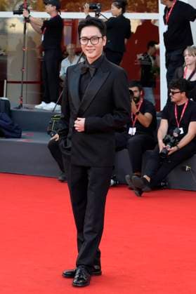 Feng Shaofeng bei der Premiere des Kinofilms Sun Rises on Us All Ri Gua Zhong Tian auf der Biennale di Venezia 2025 82. Internationale Filmfestspiele von Venedig im Palazzo del Cinema. Venedig, 05.09.2025