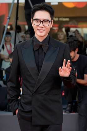 Feng Shaofeng bei der Premiere des Kinofilms Sun Rises on Us All Ri Gua Zhong Tian auf der Biennale di Venezia 2025 82. Internationale Filmfestspiele von Venedig im Palazzo del Cinema. Venedig, 05.09.2025