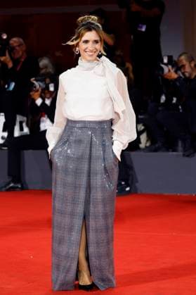 Teresa Saponangelo bei der Premiere des Dokumentarfilms Piero PelÃ¹. Rumore dentro Noise inside. Don t Call Me a Rock Star auf der Biennale di Venezia 2025 82. Internationale Filmfestspiele von Venedig im Palazzo del Cinema. Venedig, 05.09.2025