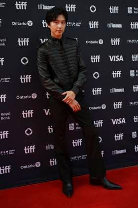September 5, 2025, Toronto, Ontario, Canada: Hong Kyung attends the red carpet for the Ã¢â‚¬ËœGood NewsÃ¢â‚¬â ¢ premiere during the 2025 Toronto International Film Festival at The Princess Of Wales Theater. on September 5, 2025 in Toronto, Canada. Toronto Canada - ZUMAe321 20250905_zea_e321_138 Copyright: xLeonardoxRamirezx