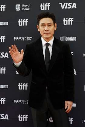 September 5, 2025, Toronto, Ontario, Canada: Sul Kyung-Gu attends the red carpet for the Ã¢â‚¬ËœGood NewsÃ¢â‚¬â ¢ premiere during the 2025 Toronto International Film Festival at The Princess Of Wales Theater. on September 5, 2025 in Toronto, Canada. Toronto Canada - ZUMAe321 20250905_zea_e321_144 Copyright: xLeonardoxRamirezx