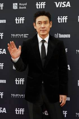 September 5, 2025, Toronto, Ontario, Canada: Sul Kyung-Gu attends the red carpet for the Ã¢â‚¬ËœGood NewsÃ¢â‚¬â ¢ premiere during the 2025 Toronto International Film Festival at The Princess Of Wales Theater. on September 5, 2025 in Toronto, Canada. Toronto Canada - ZUMAe321 20250905_zea_e321_165 Copyright: xLeonardoxRamirezx