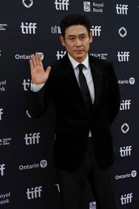September 5, 2025, Toronto, Ontario, Canada: Sul Kyung-Gu attends the red carpet for the Ã¢â‚¬ËœGood NewsÃ¢â‚¬â ¢ premiere during the 2025 Toronto International Film Festival at The Princess Of Wales Theater. on September 5, 2025 in Toronto, Canada. Toronto Canada - ZUMAe321 20250905_zea_e321_169 Copyright: xLeonardoxRamirezx