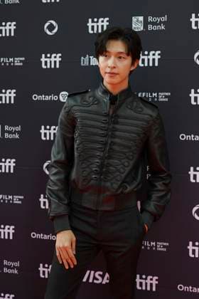 September 5, 2025, Toronto, Ontario, Canada: Hong Kyung attends the red carpet for the Ã¢â‚¬ËœGood NewsÃ¢â‚¬â ¢ premiere during the 2025 Toronto International Film Festival at The Princess Of Wales Theater. on September 5, 2025 in Toronto, Canada. Toronto Canada - ZUMAe321 20250905_zea_e321_183 Copyright: xLeonardoxRamirezx