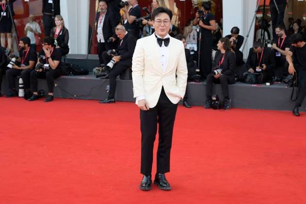 The sun rises on us all red carpet in Venice Lido - 05 Sep 2025 Zhang Songwen attends The sun rises on us all red carpet during the 82nd Venice Film Festival at Palazzo del Cinema. Venice Lido Italy Copyright: xMarioxCartellix xSOPAxImagesx _DSC7162