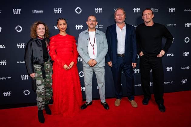 September 5, 2025, Toronto, On, Canada: Gillian Berrie, Gugu Mbatha-Raw, Nabil Elouahabi, David Mackenzie, and Sam Worthington pose for a photo on the red carpet at the premiere of Fuze at the Toronto International Film Festival, in Toronto on Friday, September 5, 2025. Toronto Canada - ZUMAc35_ 20250905_zaf_c35_142 Copyright: xArlynxMcadoreyx