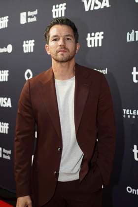 September 5, 2025, Toronto, Ontario, Canada: Matteo SImon attends the red carpet for the Ã¢â‚¬ËœSteal AwayÃ¢â‚¬â ¢ premiere during the 2025 Toronto International Film Festival at Royal Alexandra Theatre. on September 5, 2025 in Toronto, Canada. Toronto Canada - ZUMAe321 20250905_zea_e321_191 Copyright: xLeonardoxRamirezx