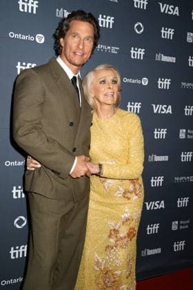 50th Toronto International Film Festival Red carpet of the film The lost bus Matthew McConaughey with his mother Kay McConaughey 448376 2025 09 05 Toronto Canada  Copyright: xIsabellexVautierx xStarfacex STAR_448376_082
