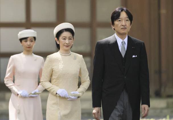 Coming-of-age rites for Japan Prince Hisahito Japanese Crown Prince Fumihito, his wife Crown Princess Kiko (C) and their daughter Princess Kako are pictured in the Imperial Palace in Tokyo during their son Prince Hisahito s coming-of-age rites on Sept. 6, 2025. (Pool photo)  A14AA0004824716P