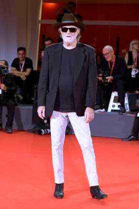 Francesco De Gregori bei der Premiere des Dokumentarfilms Piero PelÃ¹. Rumore dentro Noise inside. Don t Call Me a Rock Star auf der Biennale di Venezia 2025 82. Internationale Filmfestspiele von Venedig im Palazzo del Cinema. Venedig, 05.09.2025