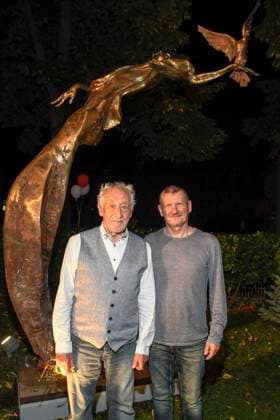 abb Dieter Hallervorden und Woytek Bildhauer nach der der Theater Premiere von Der eingebildet Kranke am 90.Geburtstag von Dieter Hallervorden im Schlosspark Theater 05.09.2025 in Berlin Berlin Deutschland
